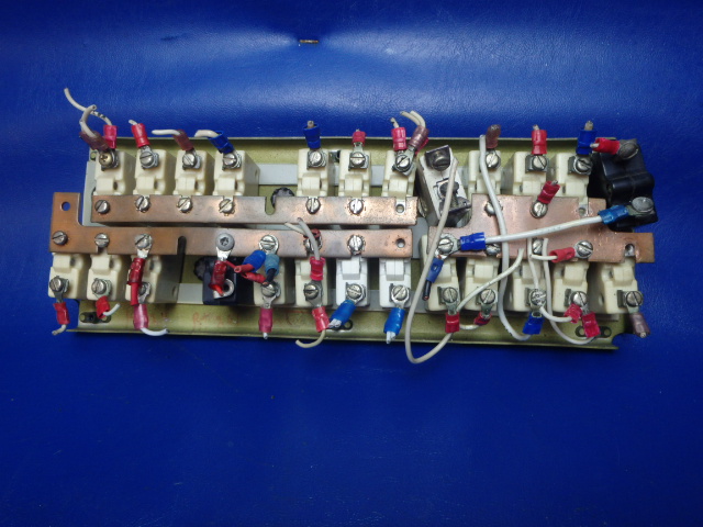 Piper 35261-02 PANEL ASSEMBLY - Circuit breaker (Complete)