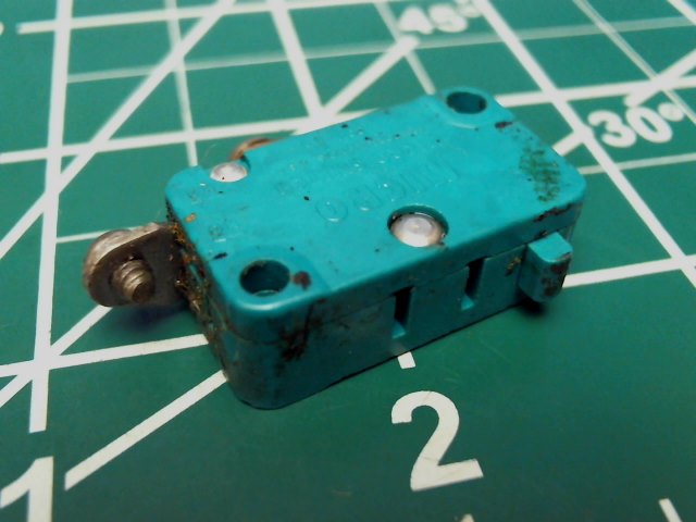 Cessna MS25253-2 Switch - Main landing gear downlock.