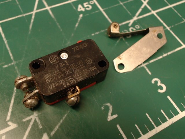 Micro Switch MS25253-4 Switch and Actuator - Landing Gear Up Warning