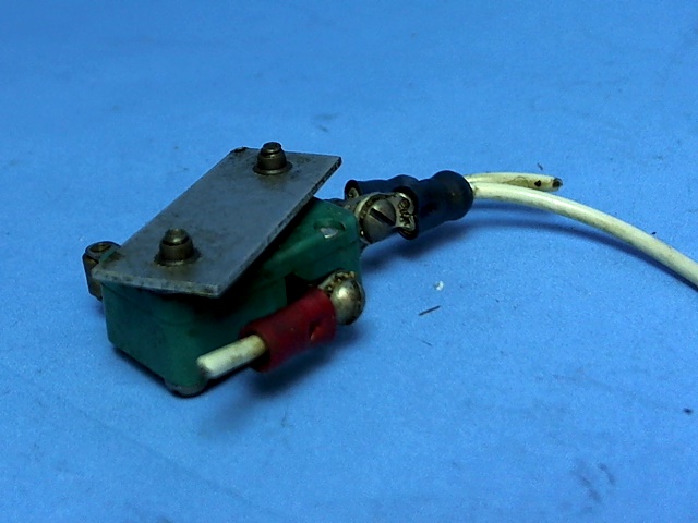 Cessna MS25253-1 SWITCH